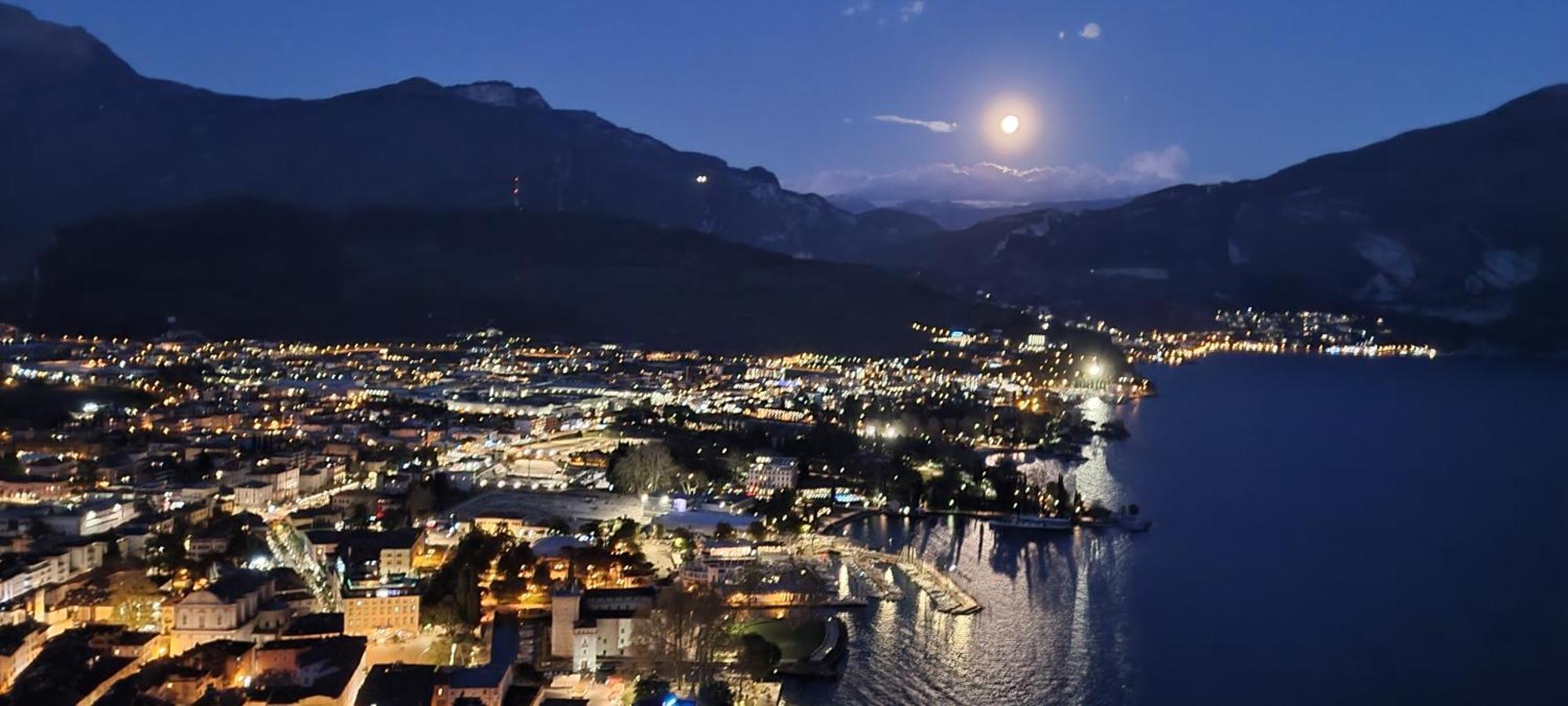 Appartamento Laura Riva del Garda Exterior foto